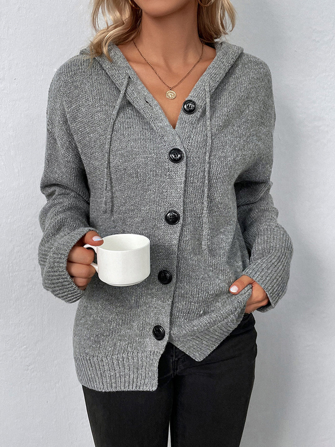 Cardigan con cappuccio, coulisse e bottoni